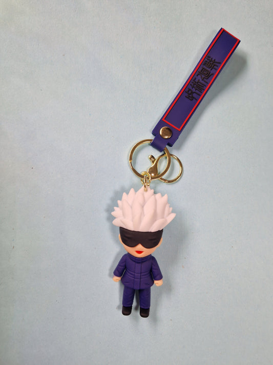 Breloc Gojo Satoru pe fundal albastru