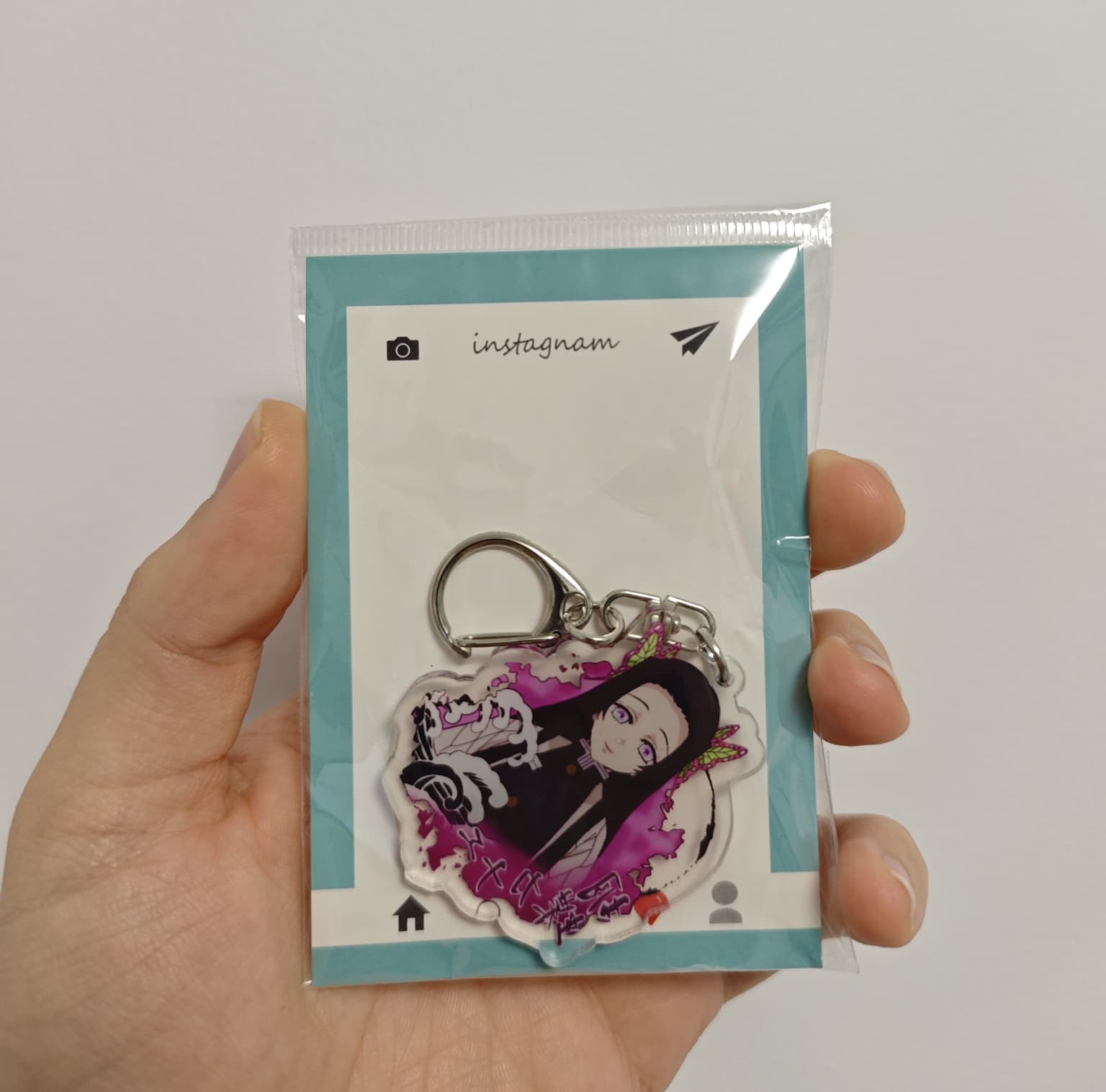 Breloc cu personajul Kanae din Demon Slayer realizat din acrlic si print cu ambalaj