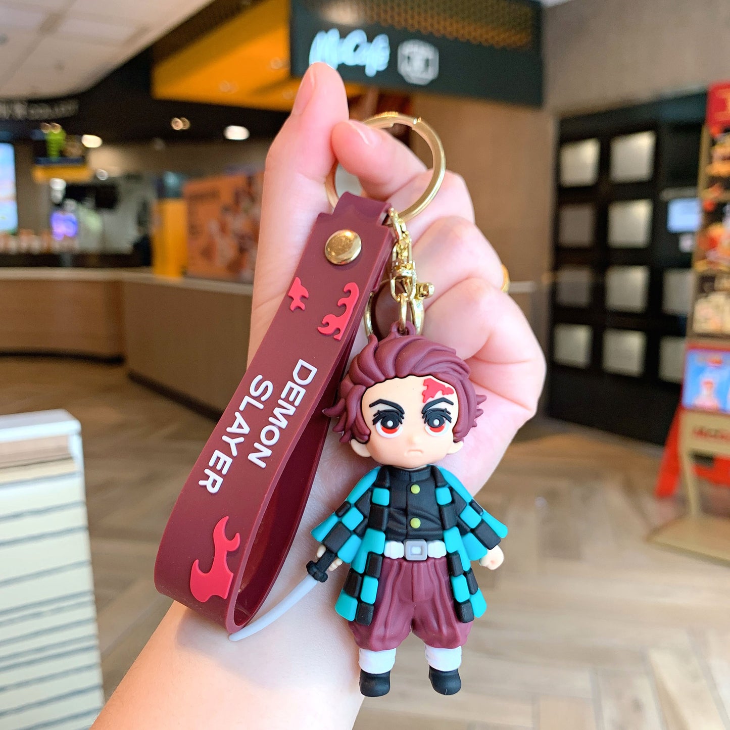 Breloc cu Tanjiro din Demon Slayer in cadru principal