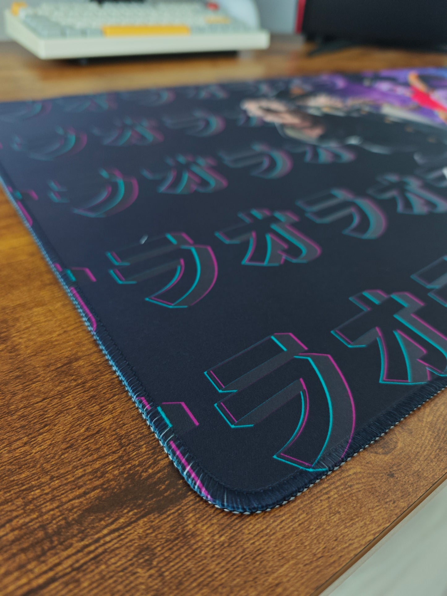Mousepad cu Jotaro Kujo din seria Jojo detaliu cu margine cusuta
