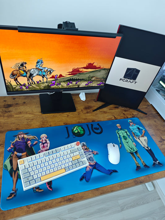 Mousepad Steel Ball Run din seria Jojo cu setup complet pe birou