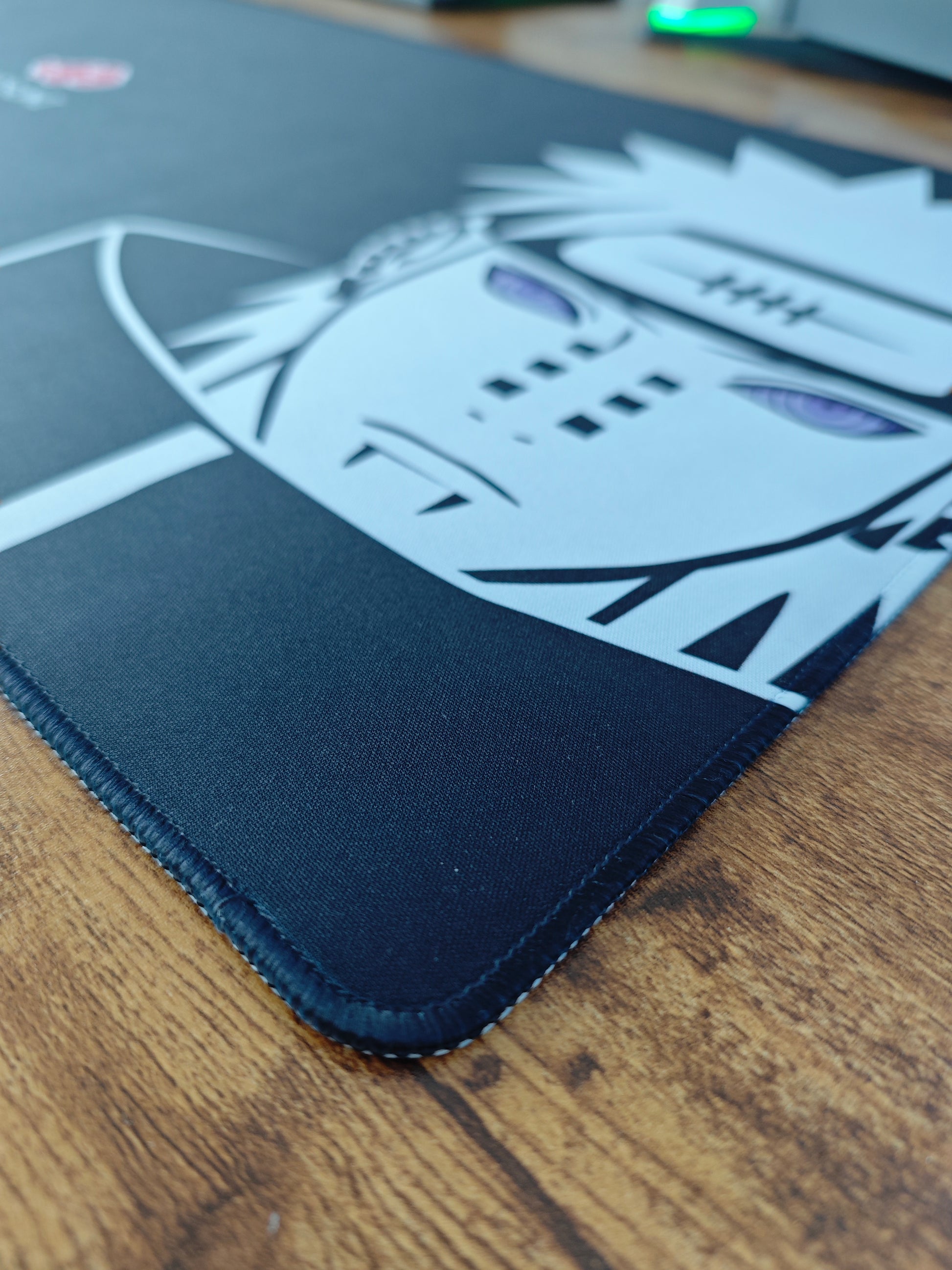 Mousepad din seria Naruto cu personajul Pain din Akatsuki detaliu pe marginea cusuta