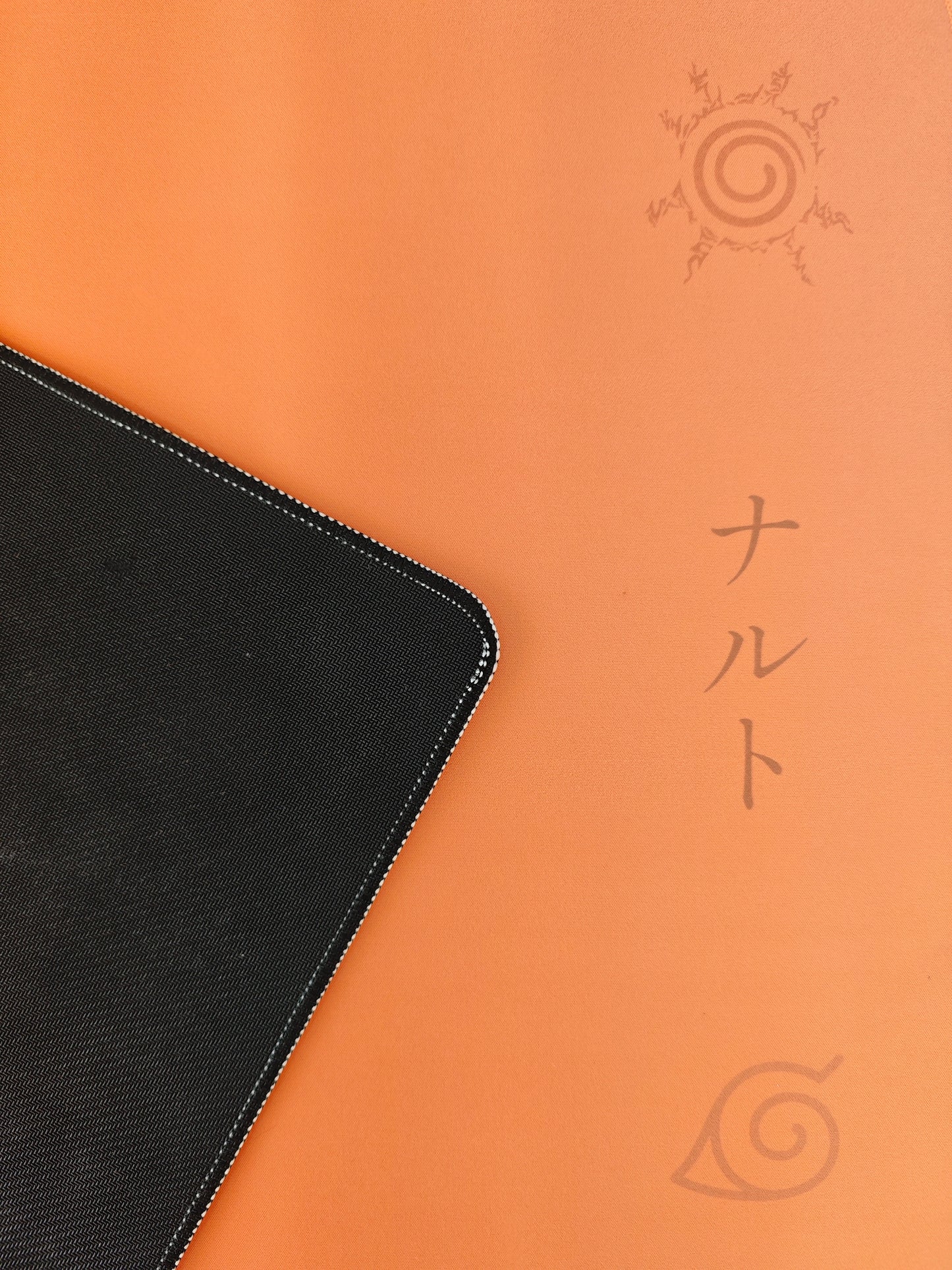 Mousepad cu Naruto Uzumaki din seria Naruto Shippuden cu detaliu pe cauciucul aderent