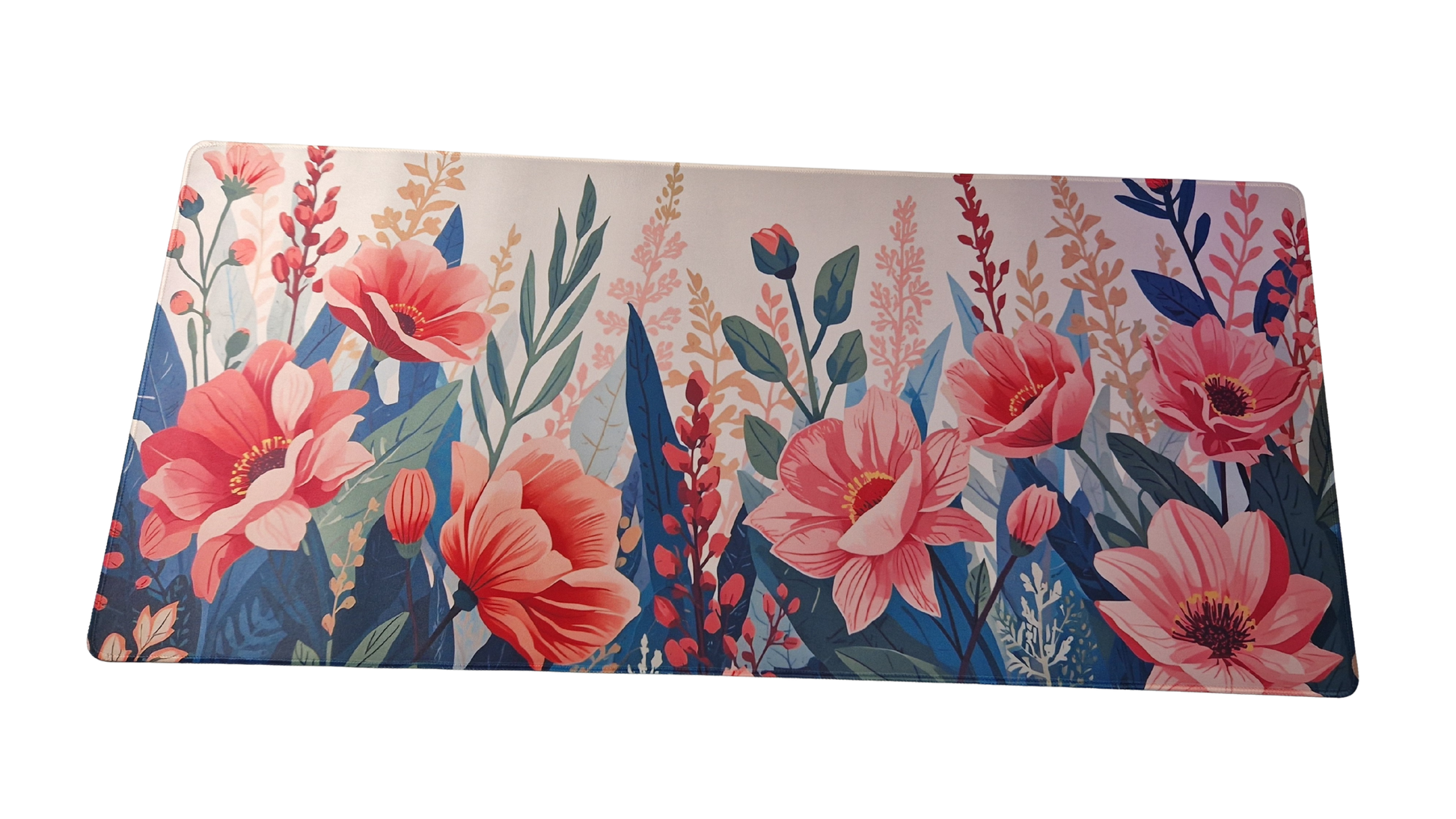 Mousepad floral văzut de sus pe birou.